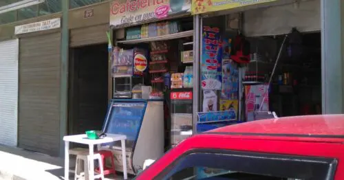 DULCERIA Y LICORES EL CHAPULIN DULCERIA Y LICORES EL CHAPULIN